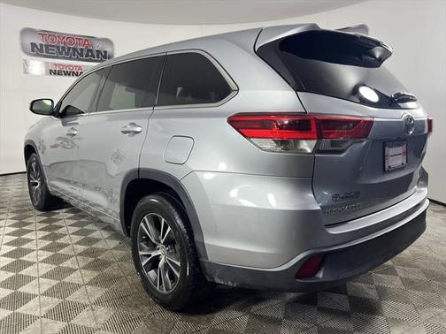 2017 Toyota Highlander LE I4