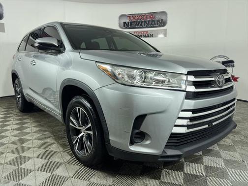 2017 Toyota Highlander LE I4