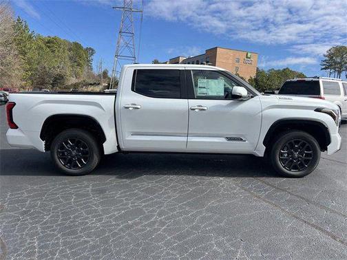 2025 Toyota Tundra Hybrid Platinum