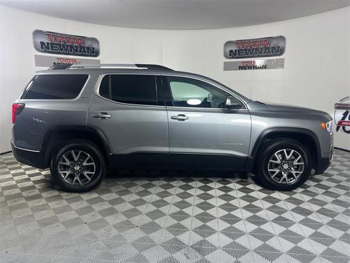 2023 GMC Acadia AWD SLT