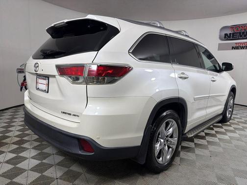 Blizzard Pearl 2016 Toyota Highlander Limited