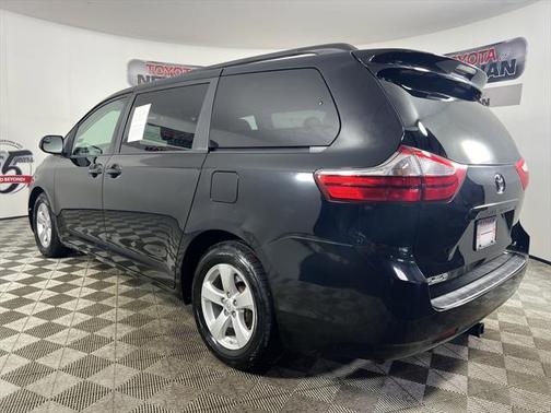2015 Toyota Sienna LE