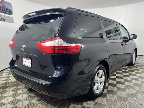 2015 Toyota Sienna LE