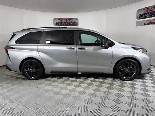 2025 Toyota Sienna XSE 7 Passenger