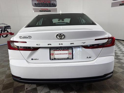 Ice Cap 2025 Toyota Camry LE