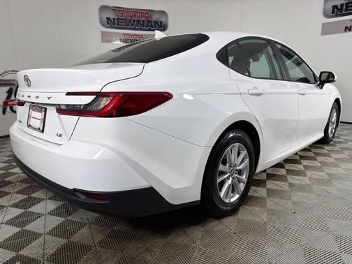 Ice Cap 2025 Toyota Camry LE