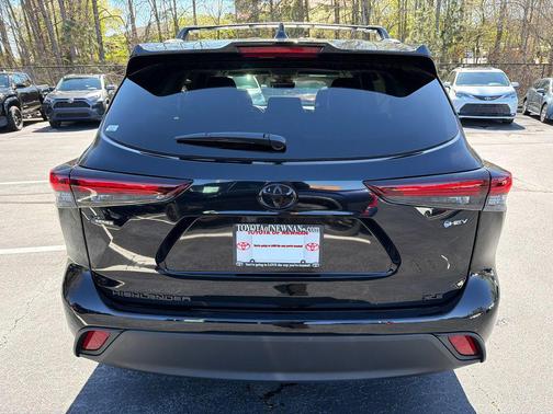 2026 Toyota Highlander Hybrid XLE
