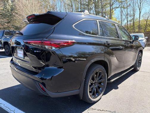 2026 Toyota Highlander Hybrid XLE