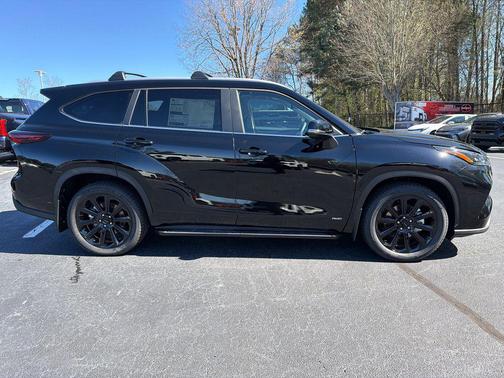 2026 Toyota Highlander Hybrid XLE