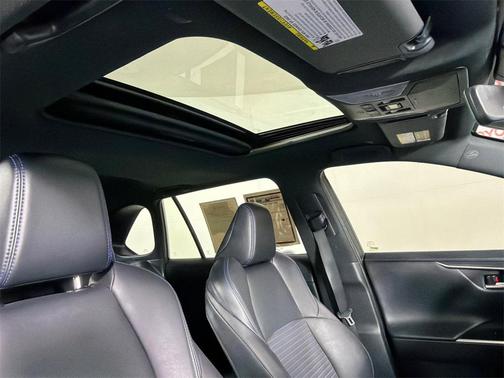 2023 Toyota RAV4 Hybrid SE