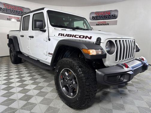 Bright White Clearcoat 2023 Jeep Gladiator Rubicon