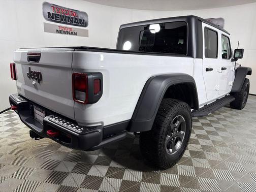 Bright White Clearcoat 2023 Jeep Gladiator Rubicon