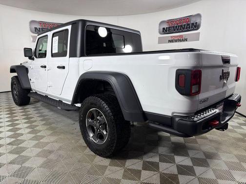 Bright White Clearcoat 2023 Jeep Gladiator Rubicon