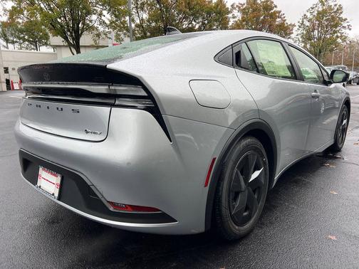 2026 Toyota Prius Plug-In Hybrid SE