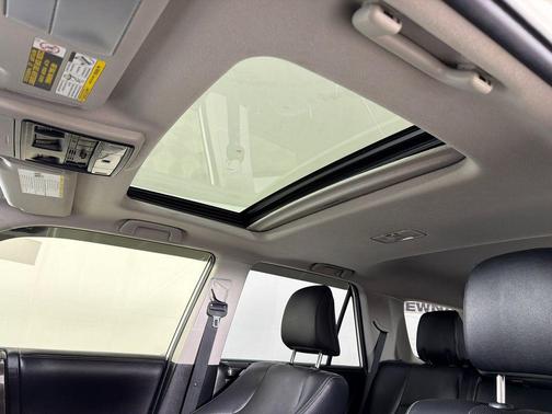 Blizzard Pearl 2019 Toyota 4Runner Limited