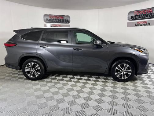 2023 Toyota Highlander Hybrid XLE