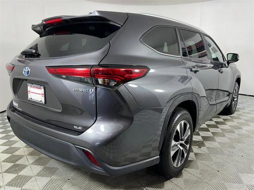 2023 Toyota Highlander Hybrid XLE