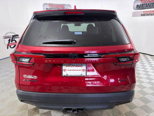 2025 Toyota Grand Highlander Hybrid XLE