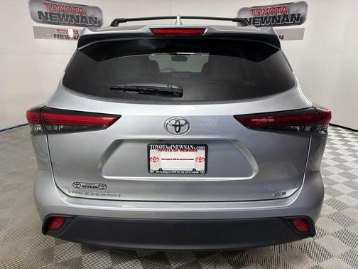 Celestial Silver Metallic 2023 Toyota Highlander Platinum