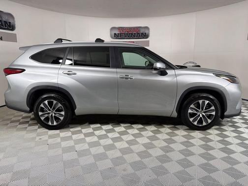 Celestial Silver Metallic 2023 Toyota Highlander Platinum