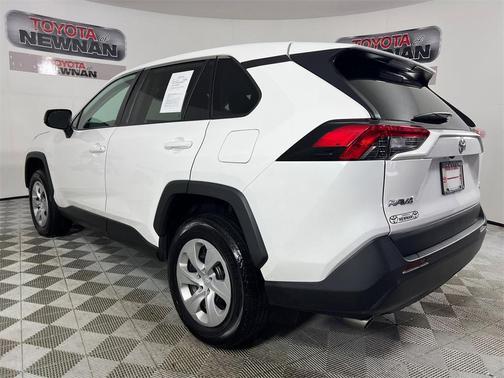 2024 Toyota RAV4 LE
