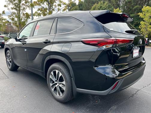2025 Toyota Highlander XLE
