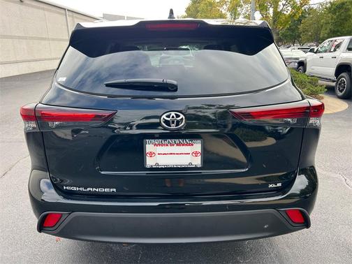 2025 Toyota Highlander XLE