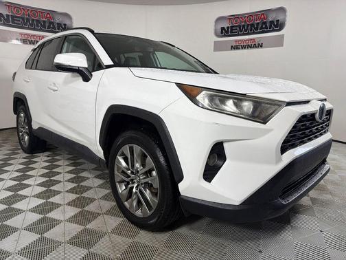 Super White 2020 Toyota RAV4 XLE Premium