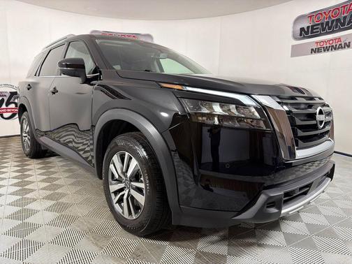 2025 Nissan Pathfinder SL FWD