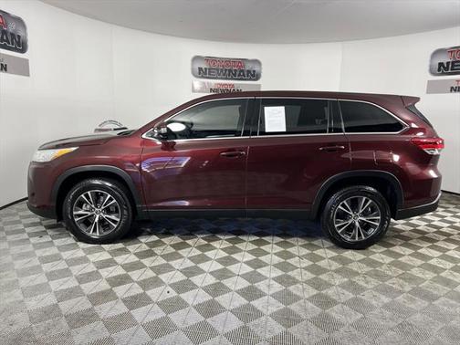 2019 Toyota Highlander LE I4