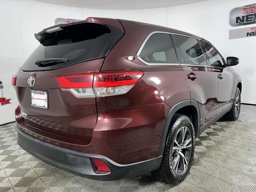 2019 Toyota Highlander LE I4
