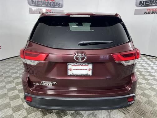 2019 Toyota Highlander LE I4