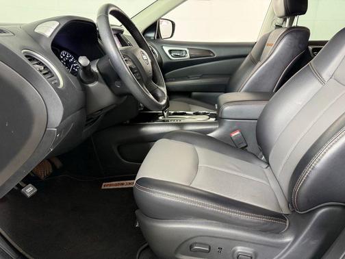 Pearl White Tricoat 2019 Nissan Pathfinder SL