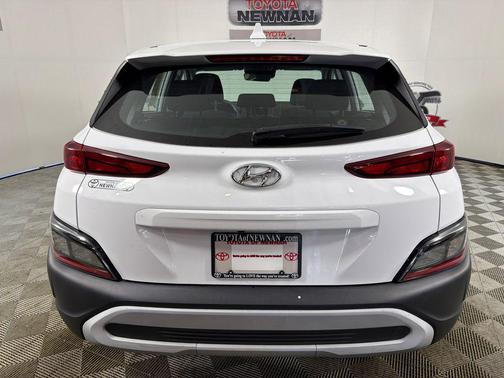 Lunar White 2023 Hyundai KONA SE
