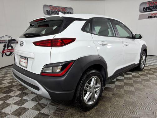 Lunar White 2023 Hyundai KONA SE