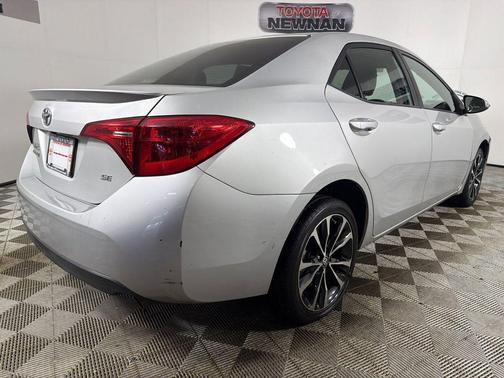 Classic Silver Metallic 2019 Toyota Corolla SE