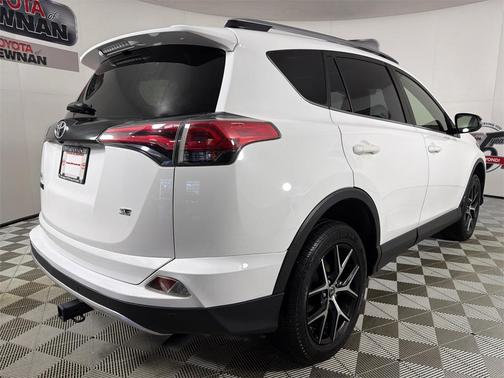 2018 Toyota RAV4 SE