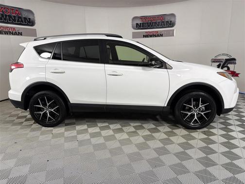 2018 Toyota RAV4 SE