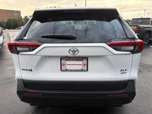 2025 Toyota RAV4 XLE