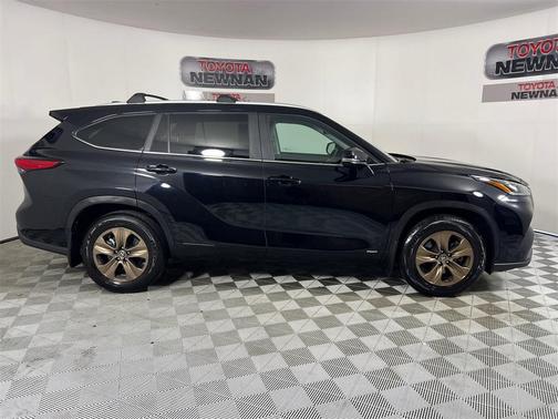 2023 Toyota Highlander Hybrid XLE