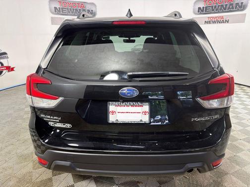 Crystal Black Silica 2023 Subaru Forester Premium