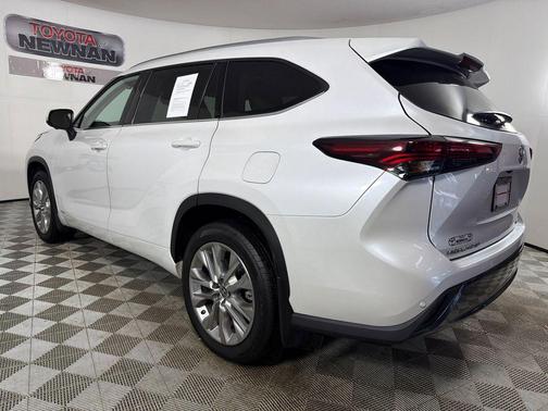 2025 Toyota Highlander Hybrid Limited