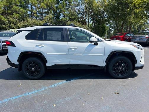 2025 Toyota RAV4 Hybrid SE