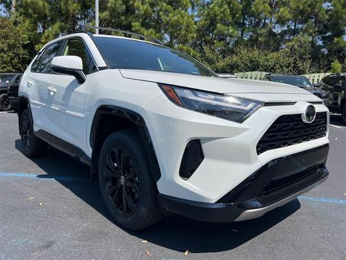 2025 Toyota RAV4 Hybrid SE