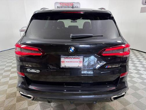 2022 BMW X5 M50i