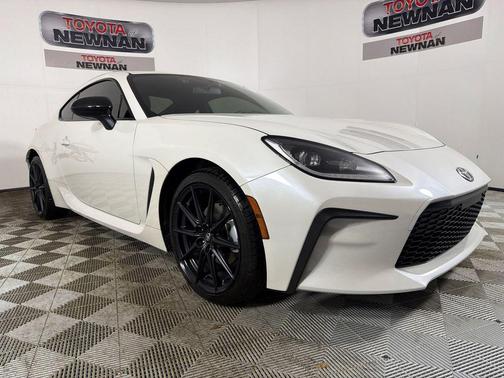 Halo 2025 Toyota GR86 Premium