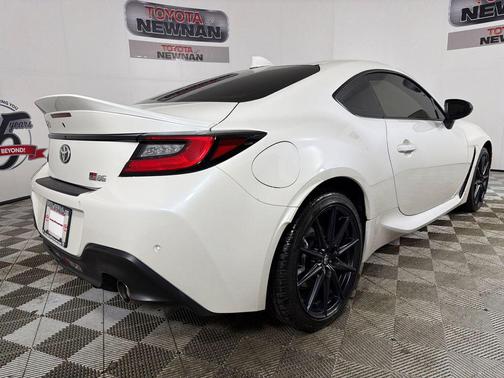 Halo 2025 Toyota GR86 Premium