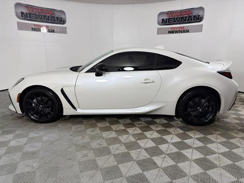 Halo 2025 Toyota GR86 Premium