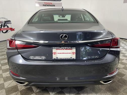 2022 Lexus ES 350 Base