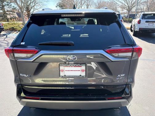 2025 Toyota RAV4 Hybrid SE